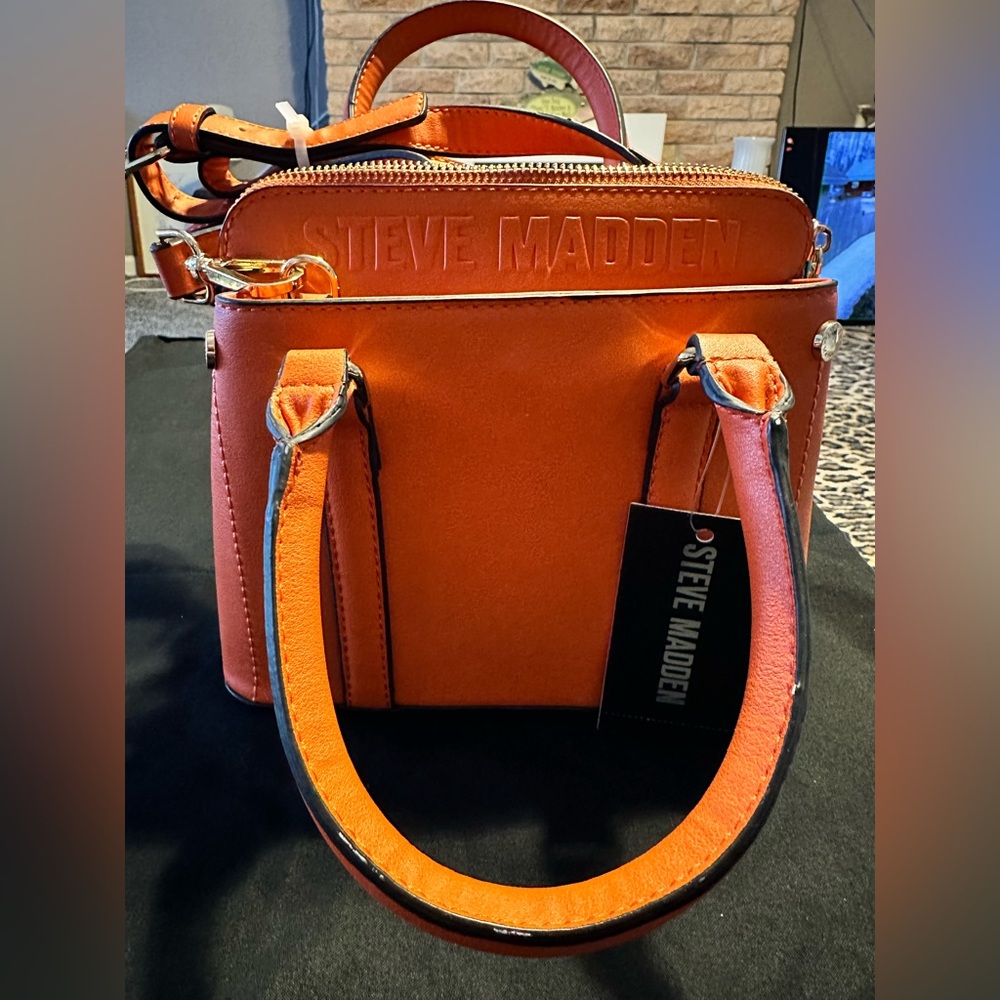 Steve Madden Purse NWT orange bhuda with handles and adjustable shoulder strap.